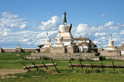 016dsc01156-erdene-zuu-grosse-stupa-eingerahmt-von-sieben-k.jpg