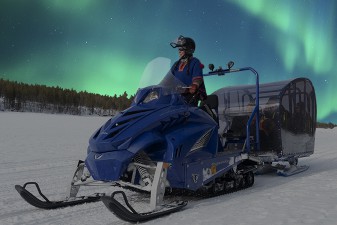 raskasmoottorikelkka-1_revontulet.jpg