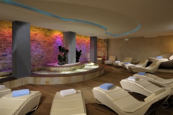 zona_relax_con_ruscello_narciso.jpg