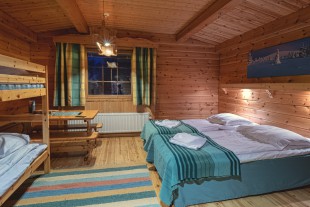 harriniva_double_twin-room2.jpg