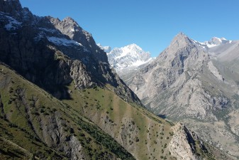 view-from-kosh-moinok-pass-to-ak-tubek-pass.jpg