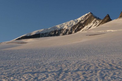 euat007-4.jpg