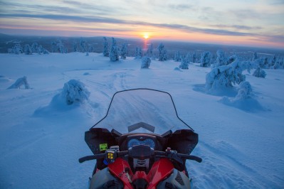 harriniva_hotels__safaris_snowmobiling_10.jpg