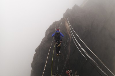 carstensz-pyramid-seven-summits-traverse-dr-weiglein-expeditions-papua-explorer.jpg
