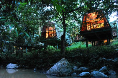 sabah-tabin-river-lodge-01.jpg