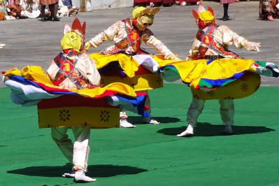 04-tshechu-festival.jpg