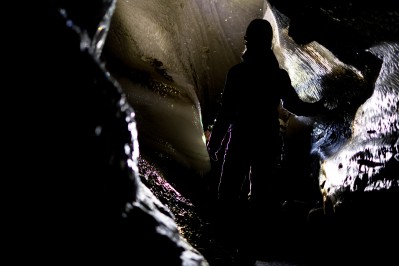 kopie-von-christian-bruttel-ice-cave-2.jpg
