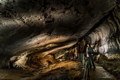 mulucaves2.jpg