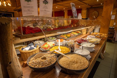 harriniva_restaurant-16.jpg