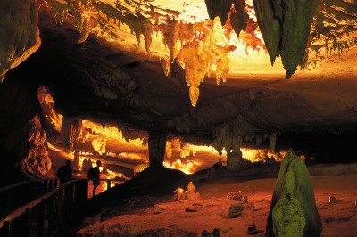 stb-mulu-langs-cave-01a.jpg