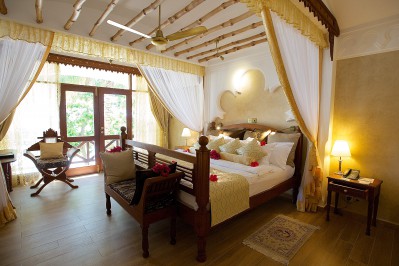 ssl-royal-suite-sleeping-room-1.jpg