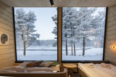 harriniva-hotels-and-safaris-arctic-glass-suite-14.jpg