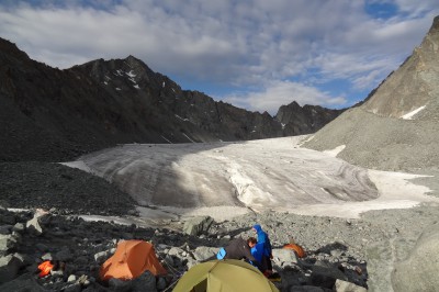 tomskie-nochevki-view-on-the-arbuz-glacier.jpg