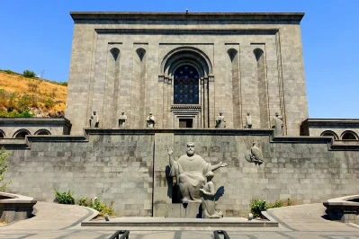 matenadaran-bibliothek.webp