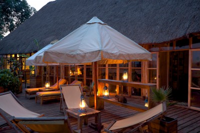 papaya-lake-lodge-bar.jpg
