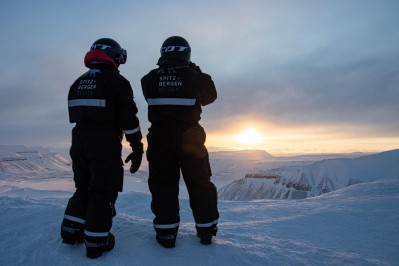 expedition-spitzbergen-mitternachtssonne.jpg