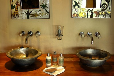 interior-suite-bathroom-8-basin.jpg